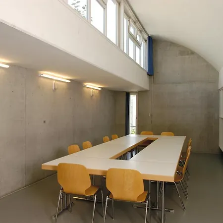 Youth Jeunotel * Λωζάνη