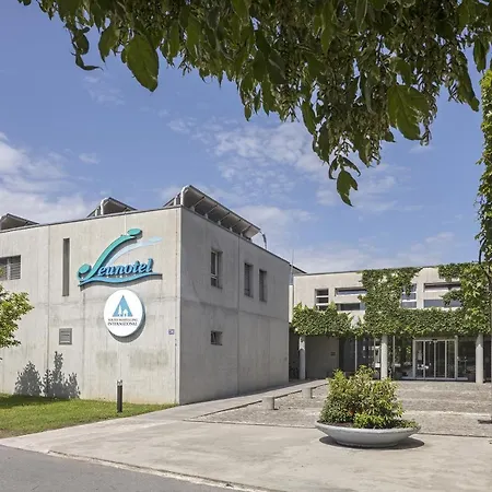 Youth Jeunotel Hostel