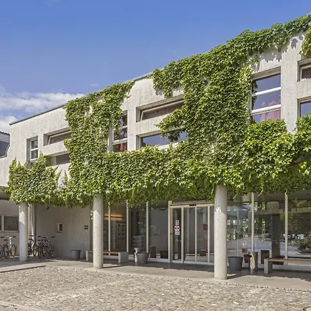 Youth Jeunotel Hostel *