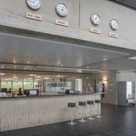 Youth Jeunotel Hostel *