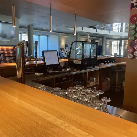 Youth Jeunotel Hostel *