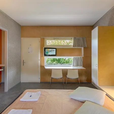 Hostel Youth Jeunotel Lausanne