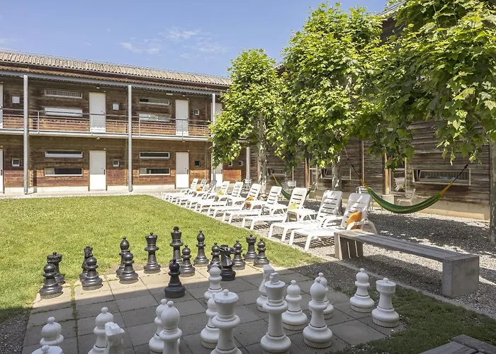 Youth Jeunotel Hostel *