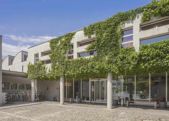 Youth Jeunotel Хостел *