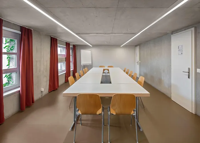 Youth Jeunotel Лозанна