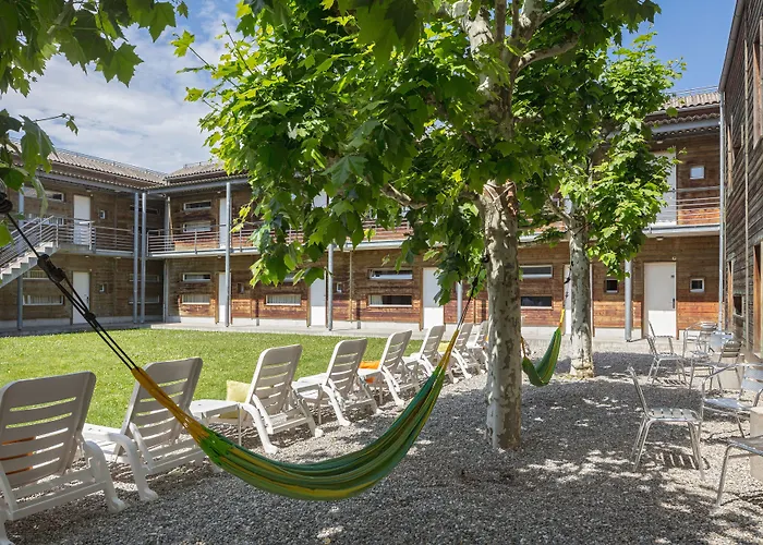 Youth Jeunotel Hostel