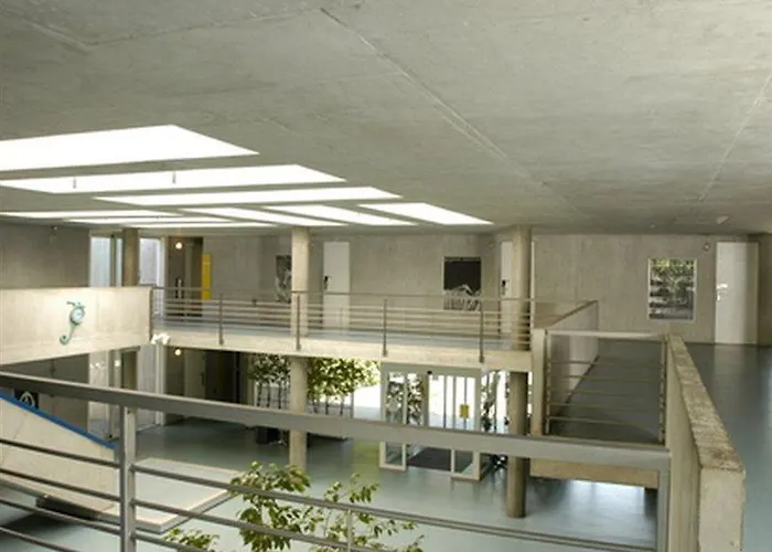 Хостел Youth Jeunotel *