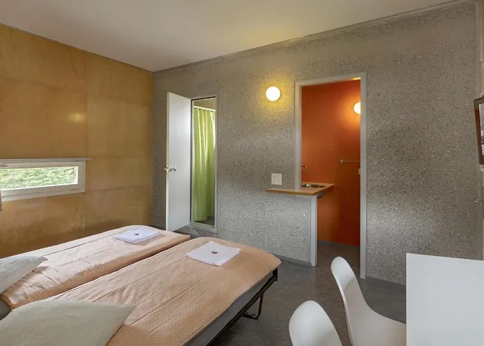 Youth Jeunotel אכסניה *