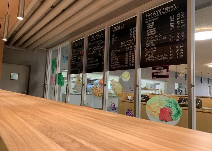 Youth Jeunotel אכסניה *