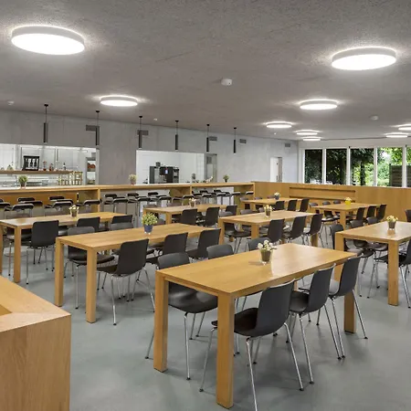 Youth Jeunotel Hostel *