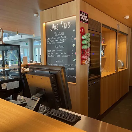 Youth Jeunotel Lozanna