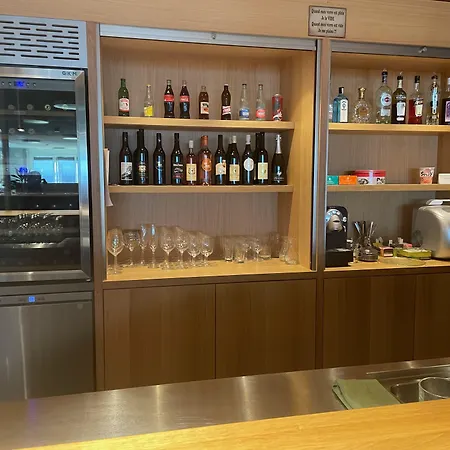 Youth Jeunotel Hostel *