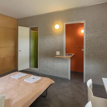 Hostel Youth Jeunotel *